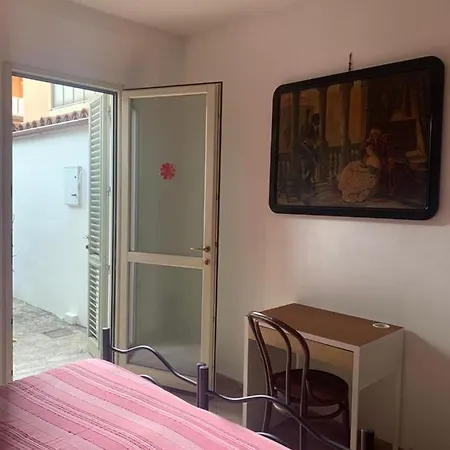 Rosaspinarooms Bed and Breakfast *